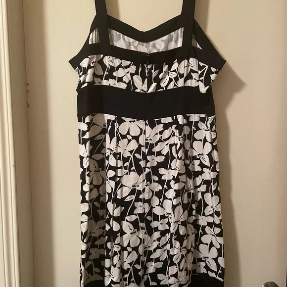 😊 3/$40. Reitmans summer dress - Picture 3 of 6